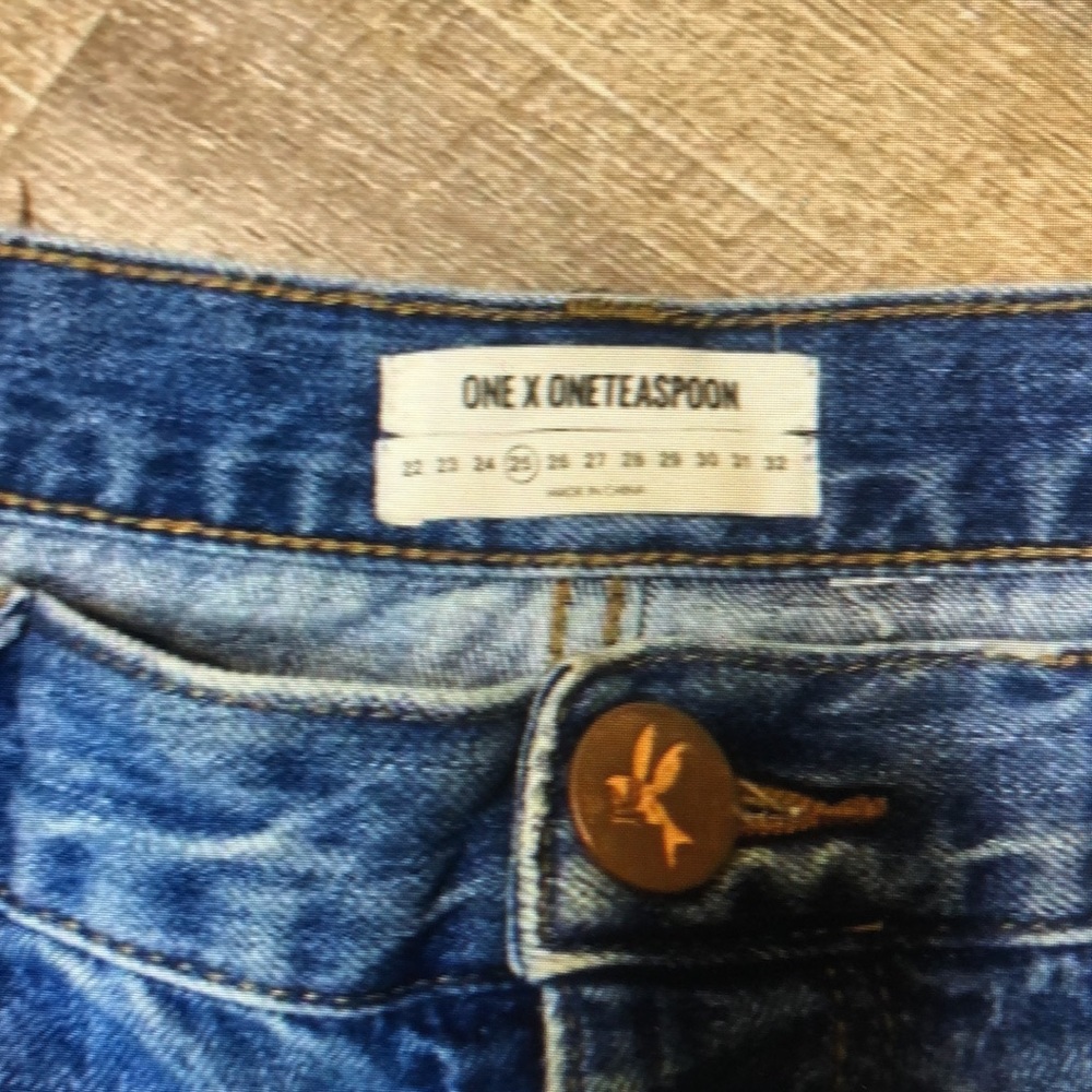 One teaspoon women’s shorts - Picture 2 of 5